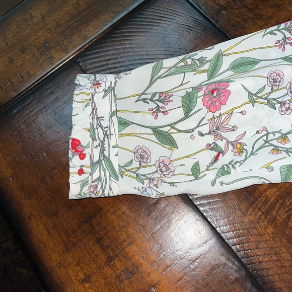 Loft Floral Blouse - Picture 9 of 15